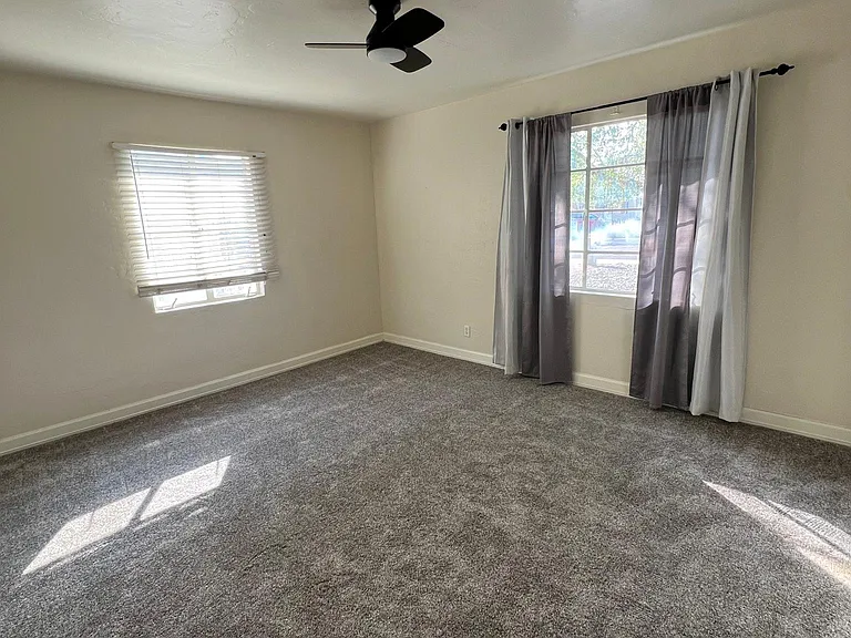4215 N 16th Ave — Photo 7