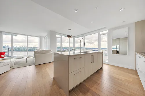 210 Salter St Photo 1