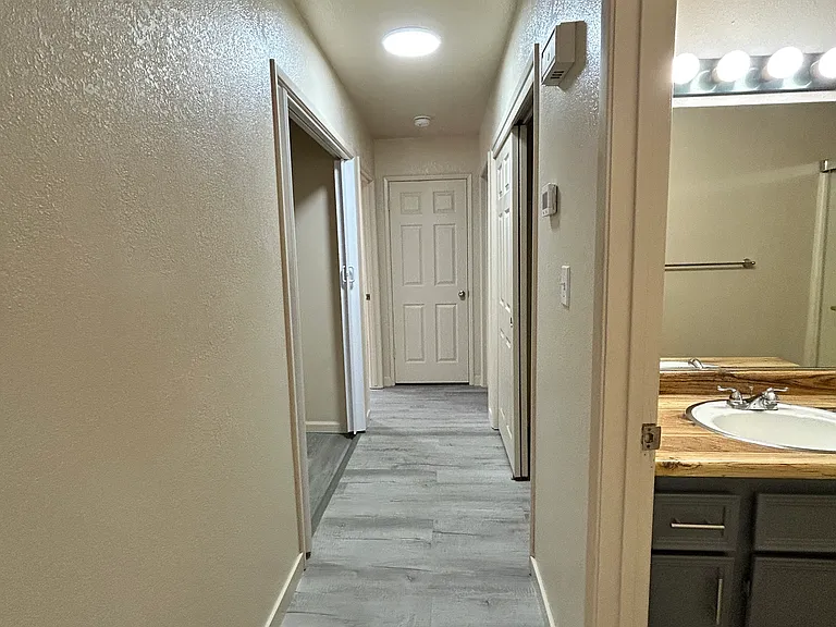 1424 Sylvan Ave — Photo 12