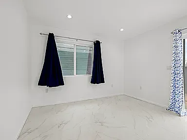 10924 Woodward Ave — Photo 13