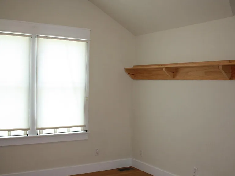 213 E Cottage Grove Ave — Photo 7