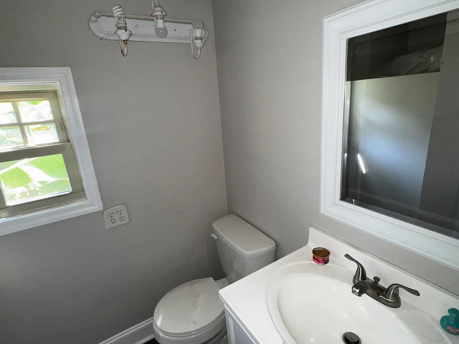 3 bed, $1,200 — Photo 2