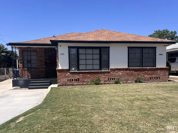 2321 Charleston Dr, Bakersfield, CA 93308