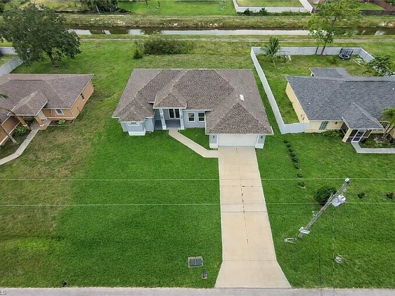 1043 Albert Ave — Photo 47