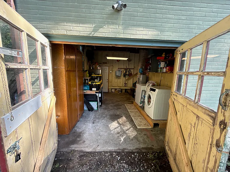 1214 Frank St — Photo 45
