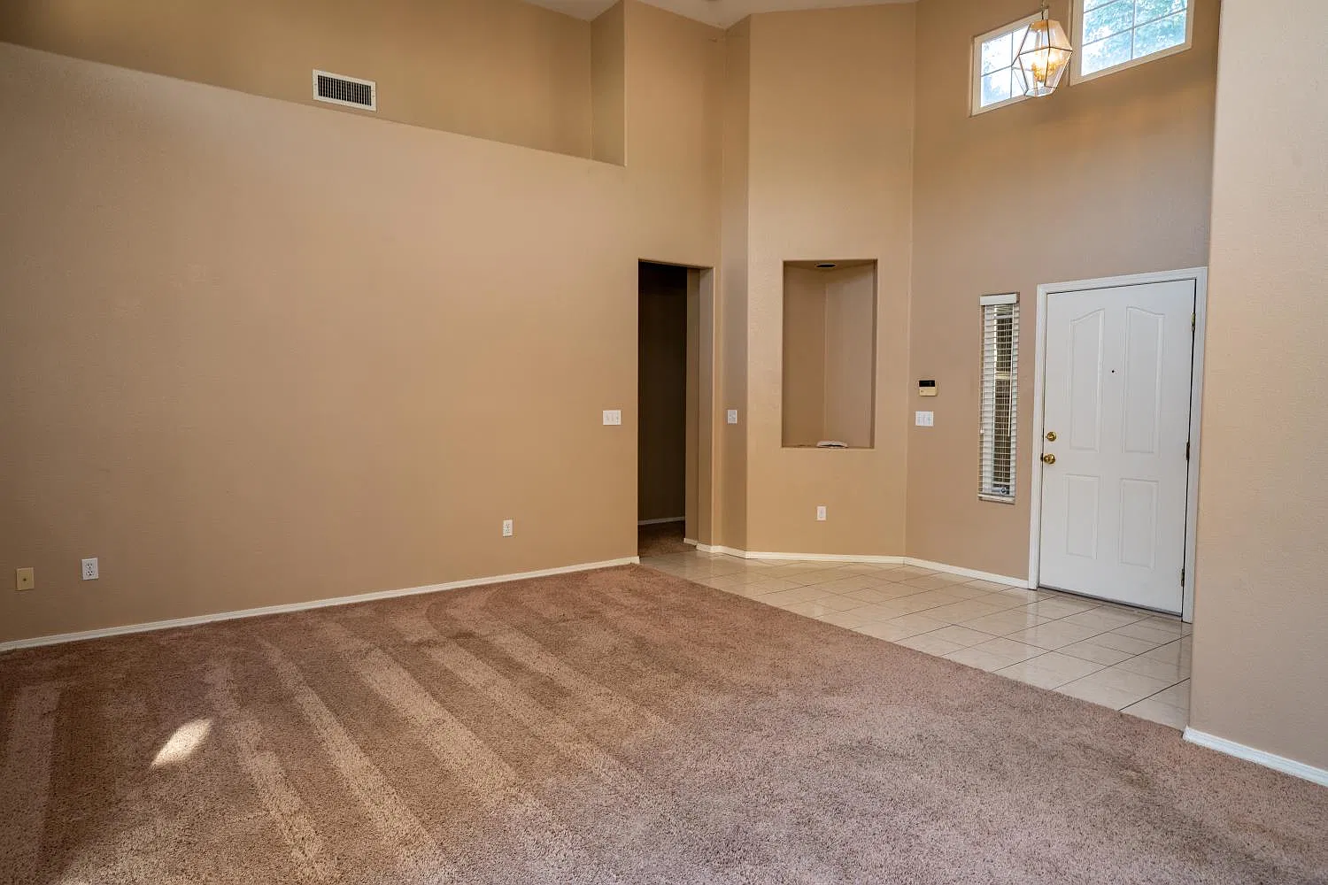 3 bed, 1735 sqft, $2,400 — Photo 2