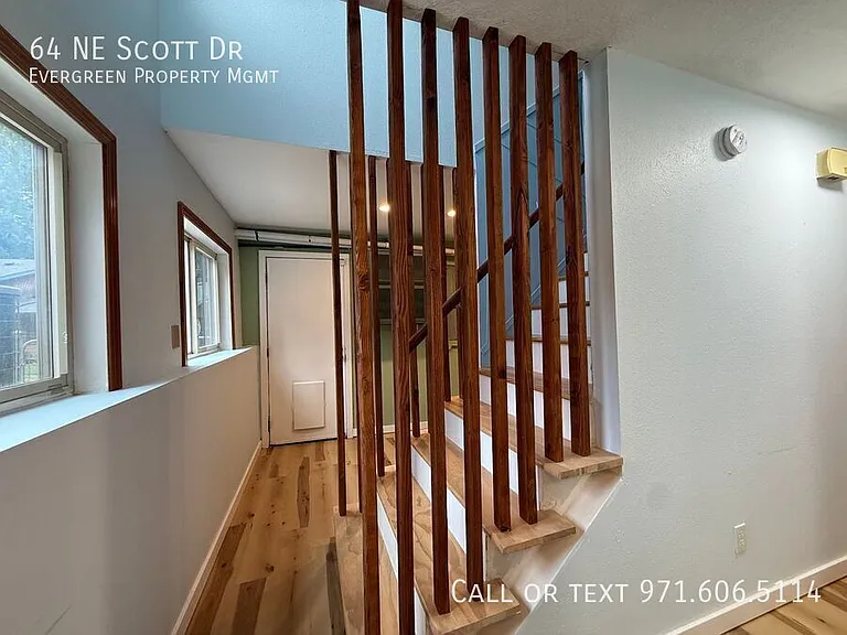 64 NE Scott Dr — Photo 42