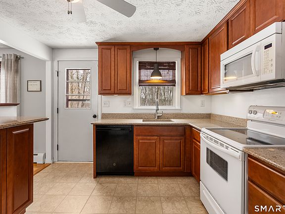 3rd image of 50 Cook Road