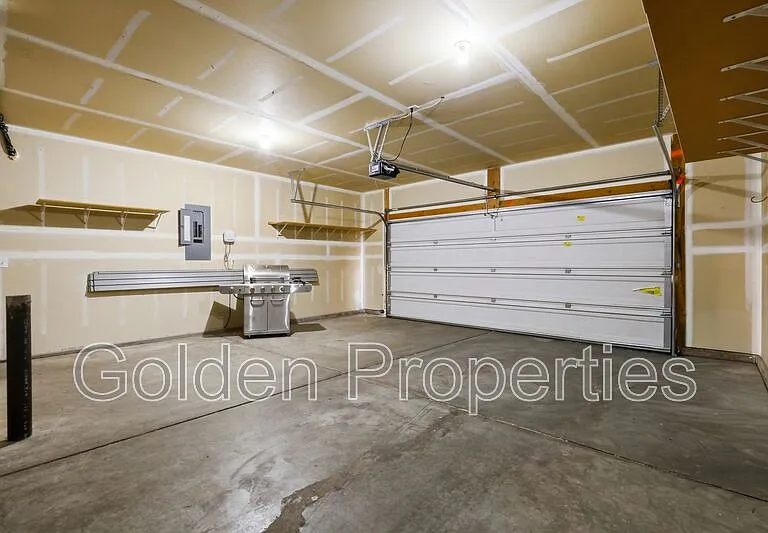 10654 N Seaside St — Photo 15