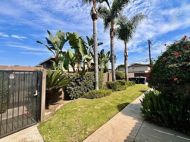 17102 Emerald Ln #E — Photo 8