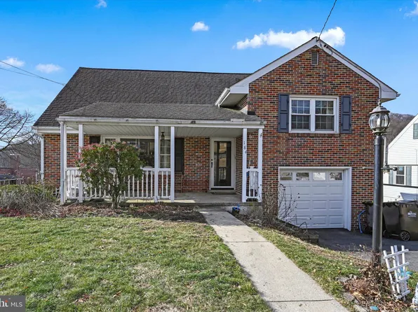 184 W Spring St, Bechtelsville, PA 19505