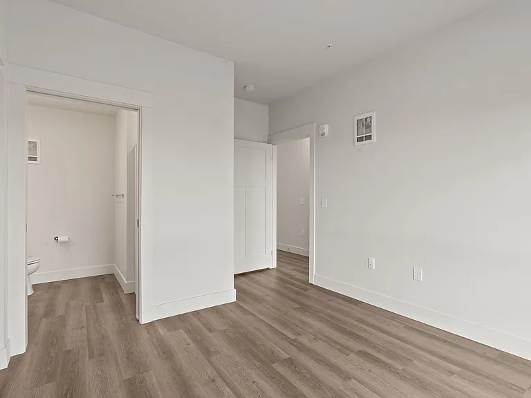 Fairways Apartments — Photo 31