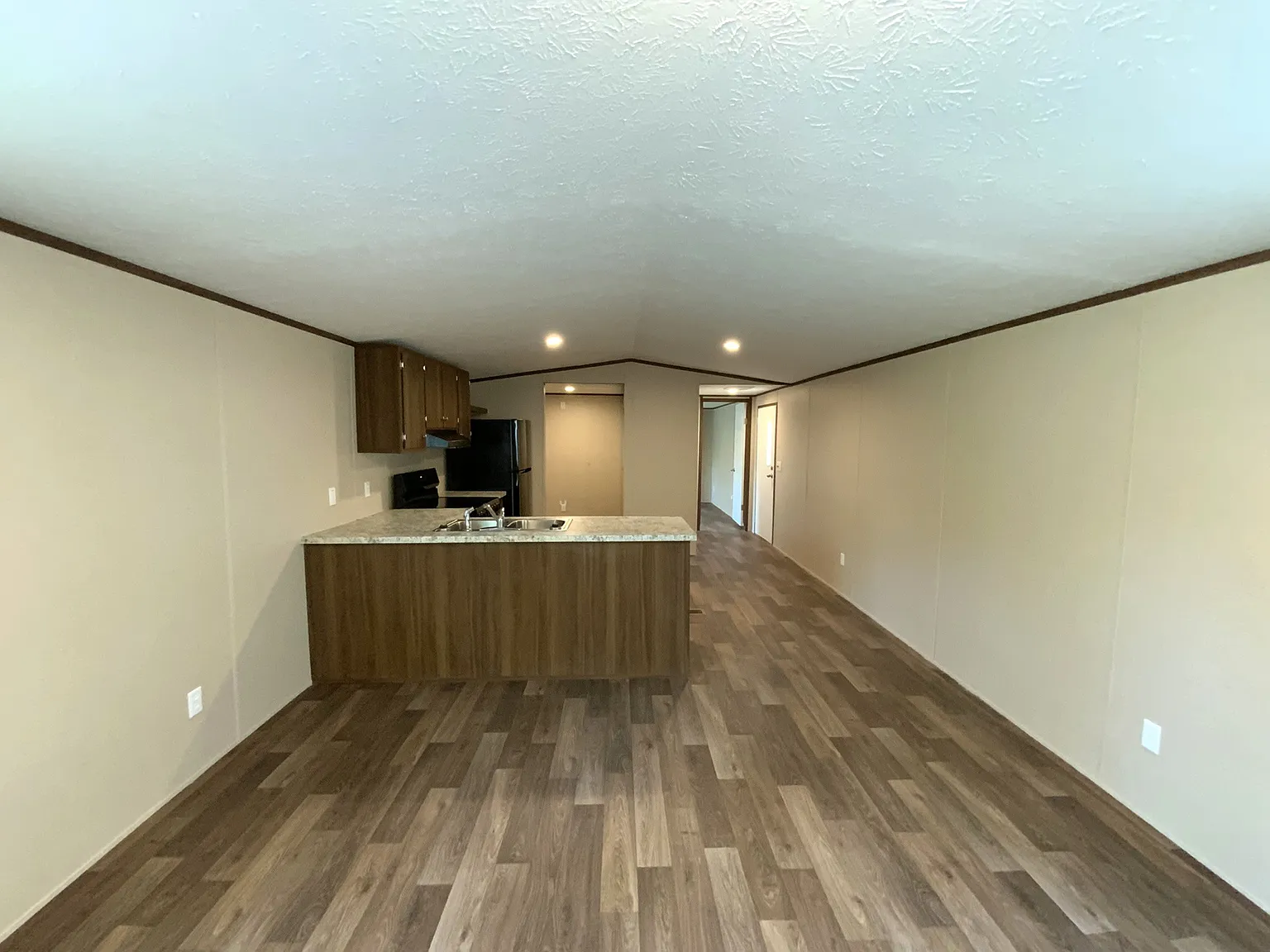 3 bed, 1064 sqft, $1,300 — Photo 3