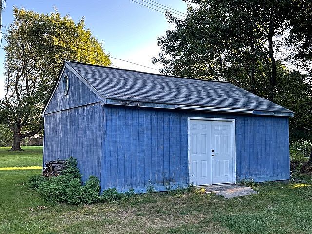 2nd image of 9414 Rocker Ave