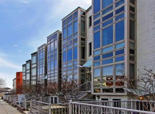 215 R St NE, Washington, DC 20002