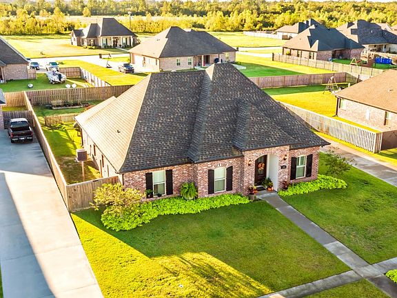 2nd image of 125 Gainsville Dr