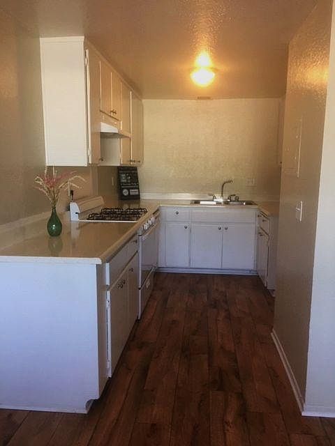 1st image of 926 N Vine Ave APT 14
