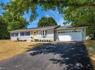 6212 E Hemlock Dr, Sykesville, MD 21784