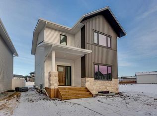 36 SW Memorial Pkwy, Rural Red Deer County, AB T4E3B7