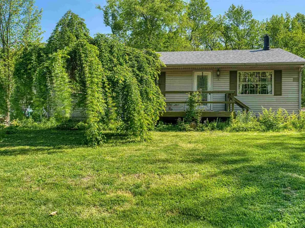 3794 Honeysuckle Dr, Boonville, IN 47601