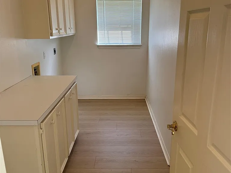 120 Hiwon Dr — Photo 42