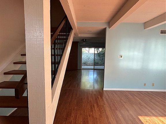 4th image of 5249 Village Circle Dr