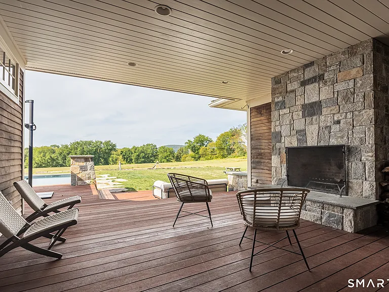 121 Quaker Hill Rd — Photo 35