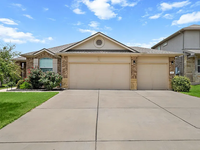 501 Dubina Ave — Photo 1