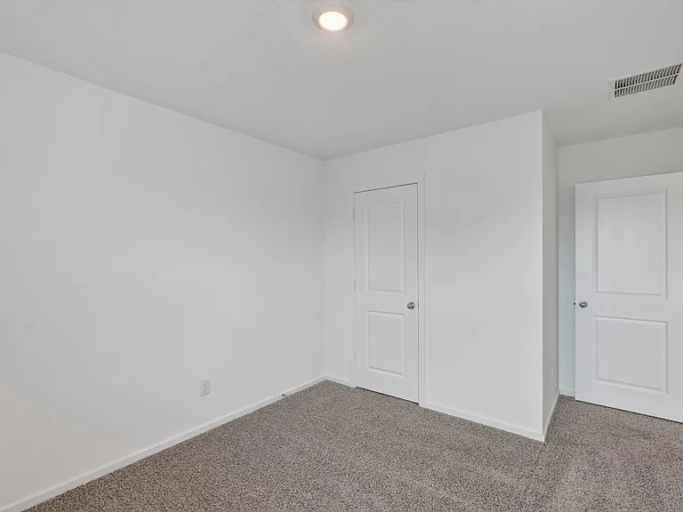 40818 Hawthorne Glades St — Photo 40