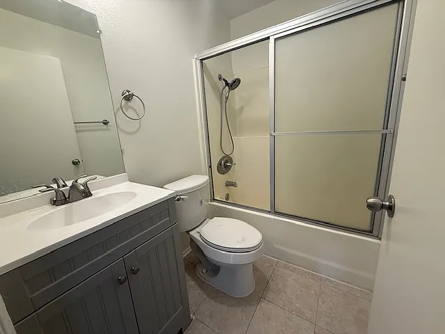 17302 Chatsworth St #4 — Photo 6