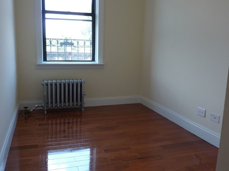 2nd image of 282 14th St #5D
