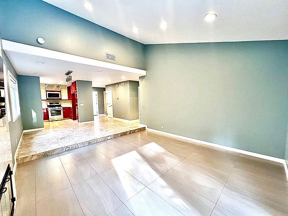 3rd image of 736 S Camino Grande