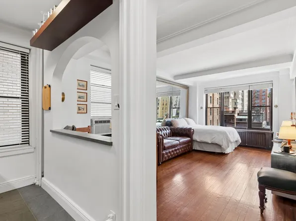 7 Park Avenue image 1 of 12