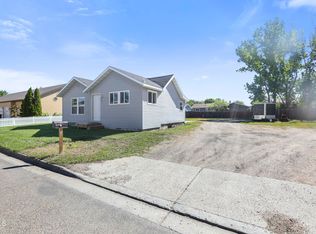 1904 7th Ave E, Williston, ND 58801