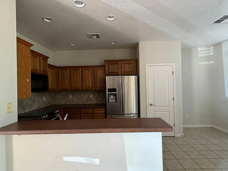 13518 W Cypress St — Photo 15