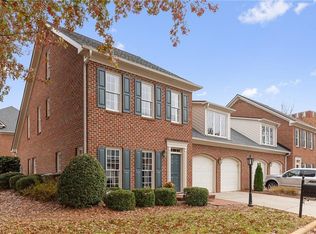 4702 Friars Ln, Greensboro, NC 27455