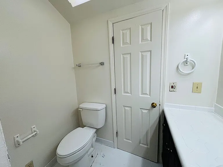 2700 Meadowbrook Dr — Photo 6