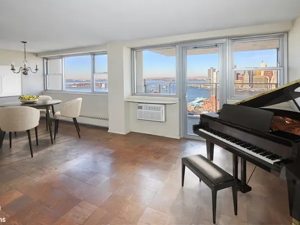 75 Henry Street image 4 of 25