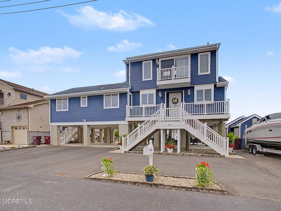 1st image of 216 Maple Drive