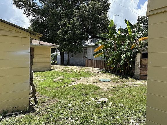 5th image of 227 Marveline Dr