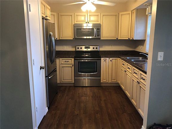 3rd image of 6975 Avenue Des Palais Unit 1A