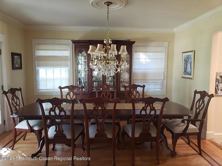 407 Chicago Blvd — Photo 14