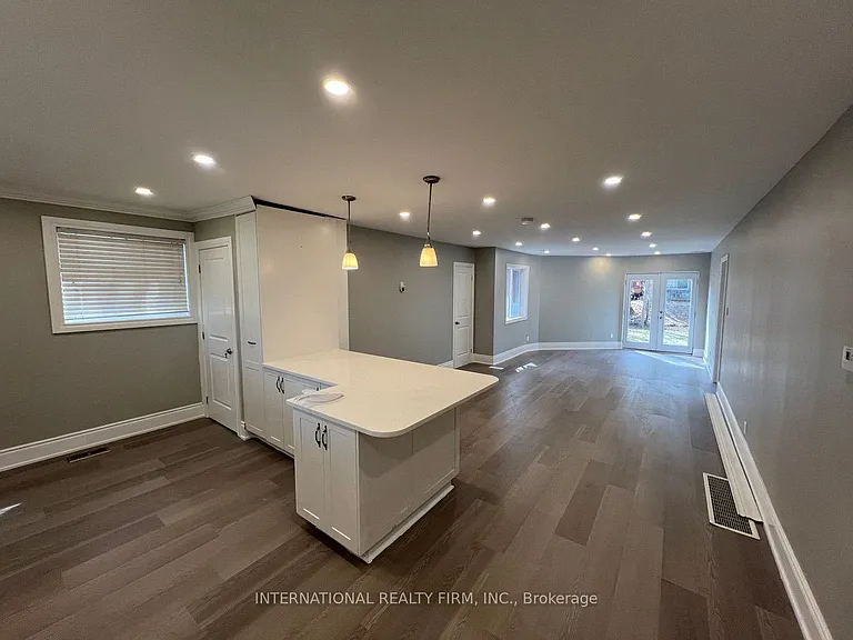 73 Murray Dr — Photo 14