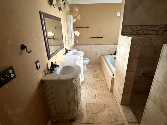 5th image of 1517 Downs Ave