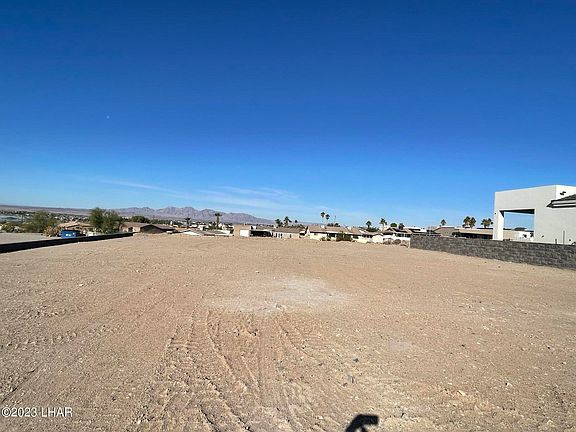 4th image of 555 Burkemo Ln