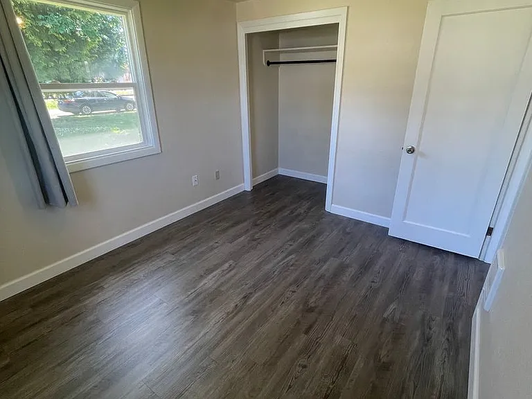 1050 Hiatt St — Photo 18