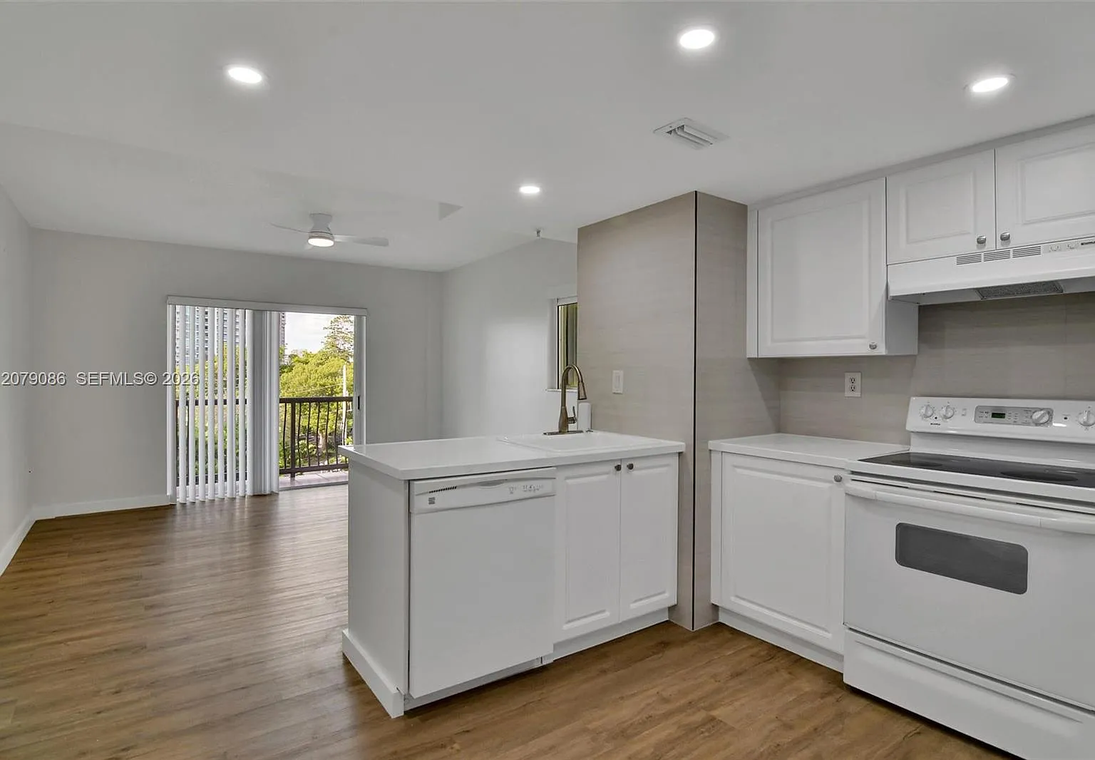Brickell Terrace Condo — Photo 3