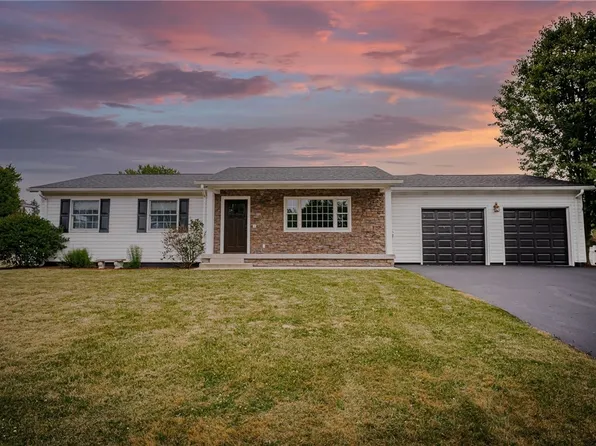 16 Jeffrey Ln, Fairchance, PA 15436