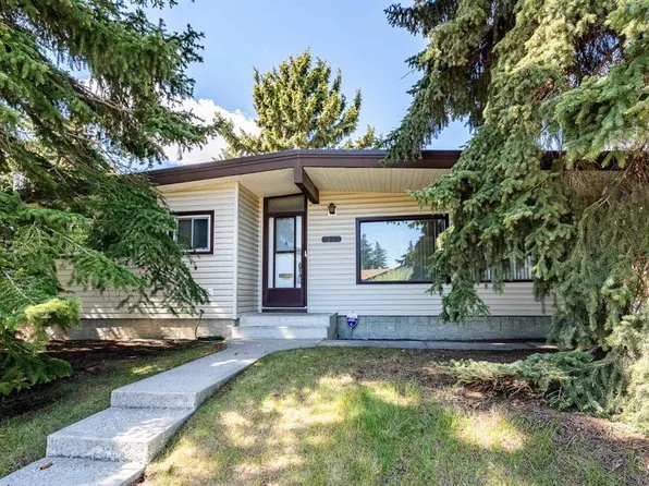 3227 NE Boulton Rd NW, Calgary, AB T2L 1M2