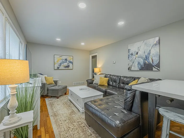 230 Habersham Dr — Photo 12
